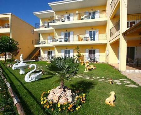 Alexios Apartments Пердика Экстерьер фото